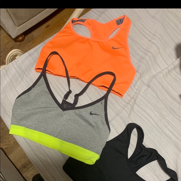 Nike sports bras - Picture 1 of 1